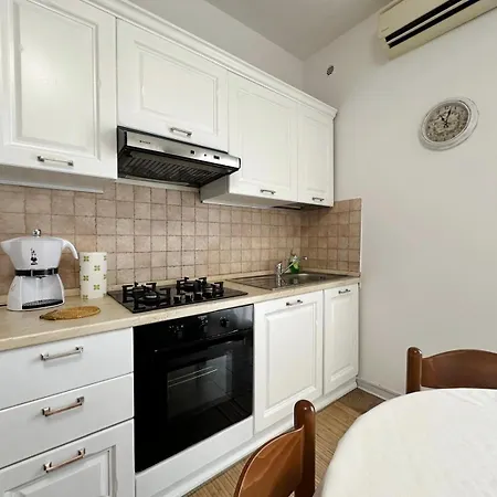 Casa Dell'ulivo E Stato Ristrutturato Apartamento Desenzano del Garda